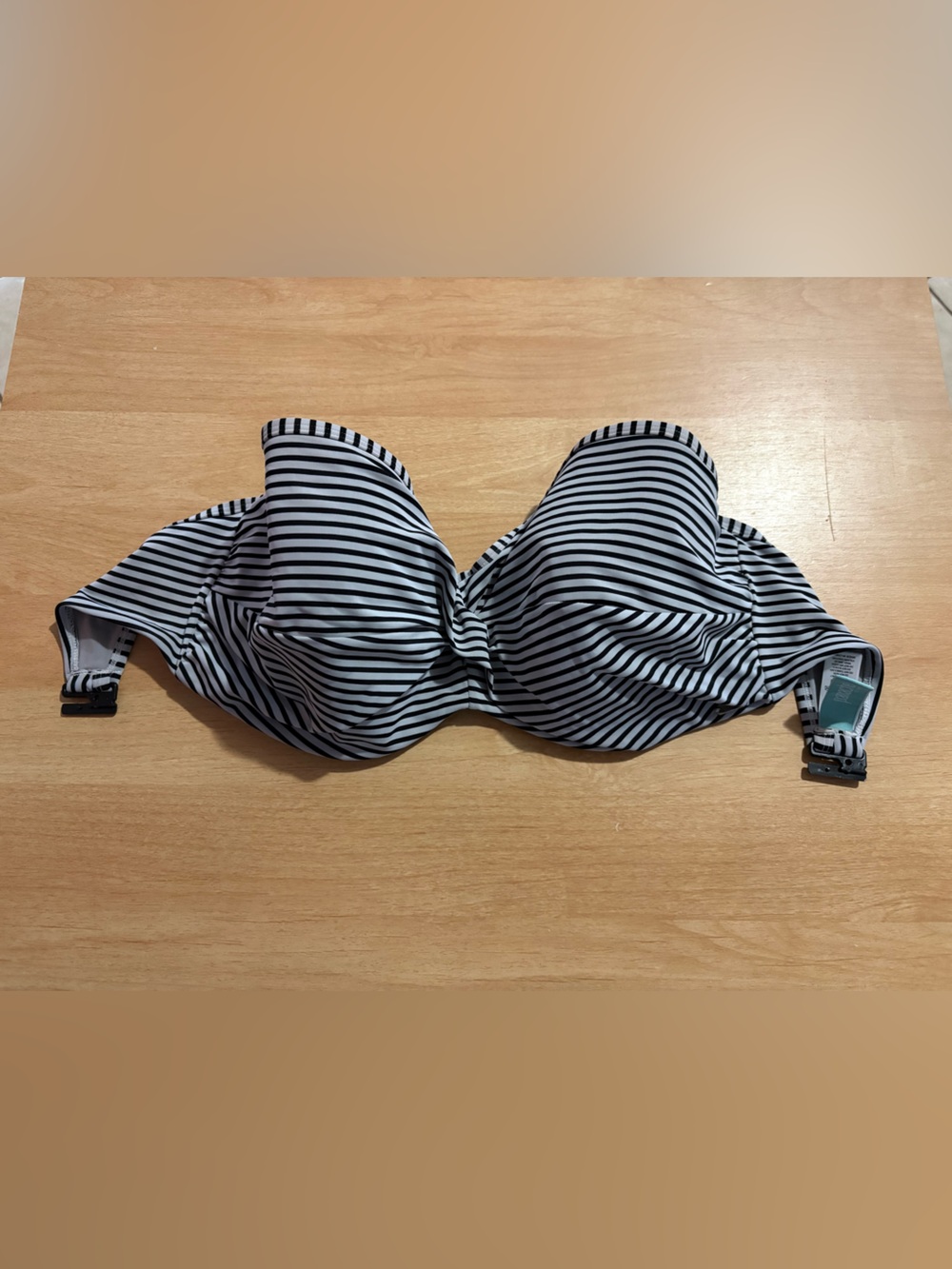 Women’s swim bikini top strapless